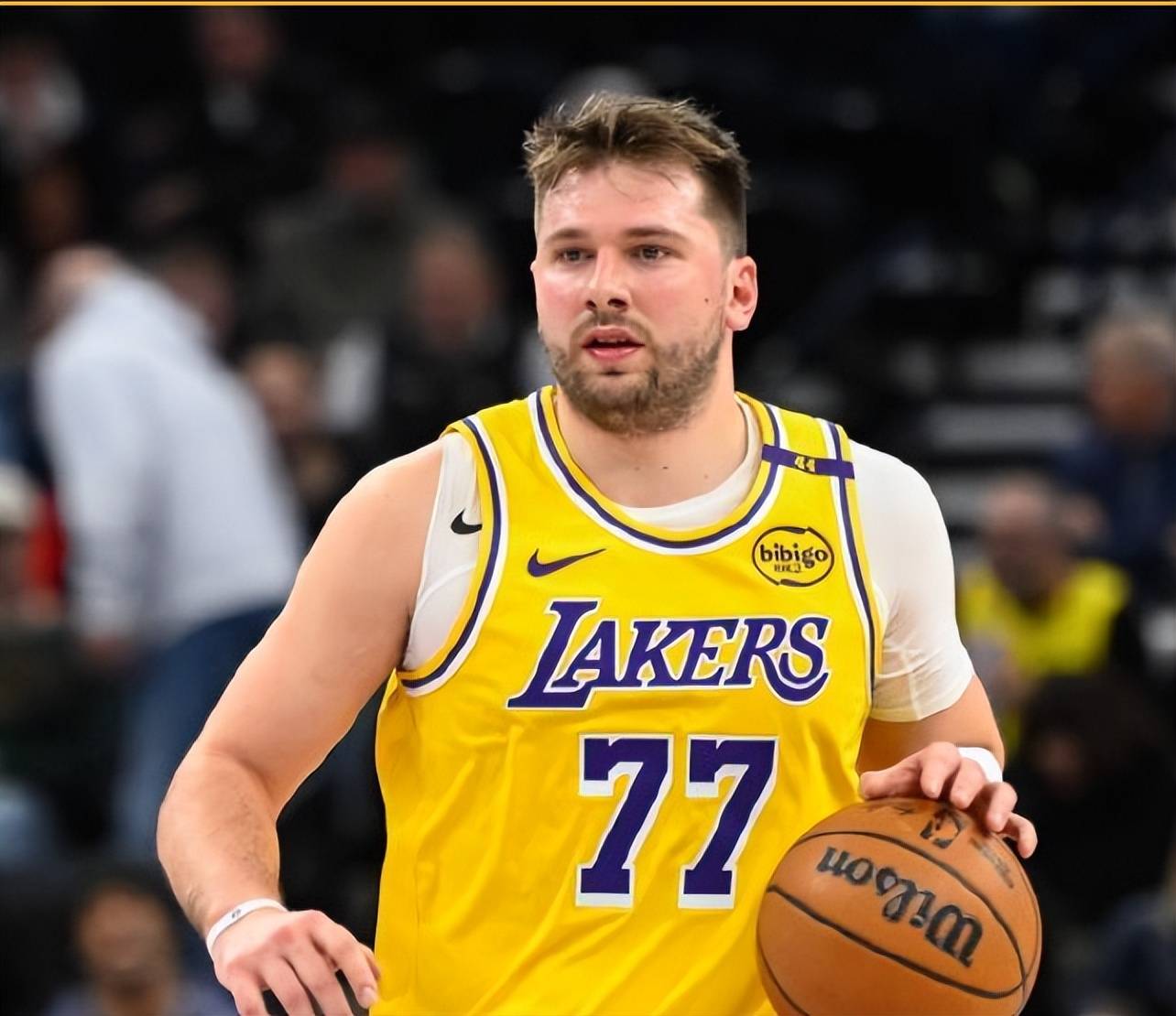 东契奇回归赛场，败北首场状态亮眼，TES观众沸腾！的简单介绍