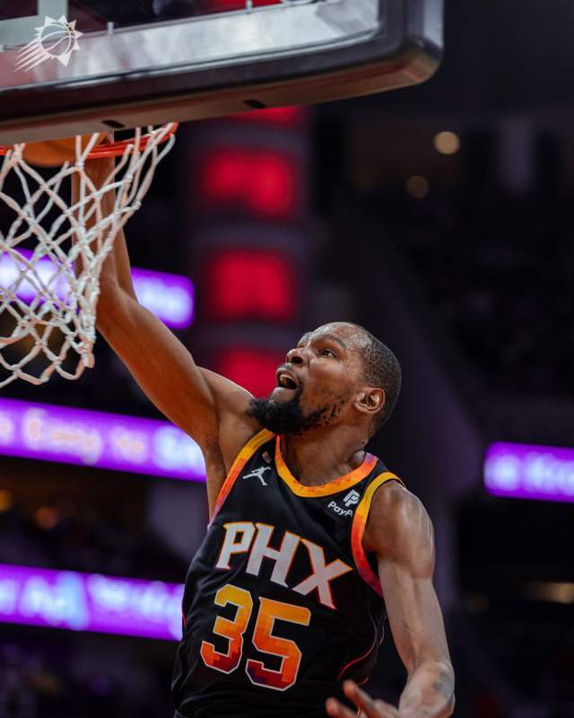 逆转之夜！勇士最后时刻连续得分取胜，之后学校.