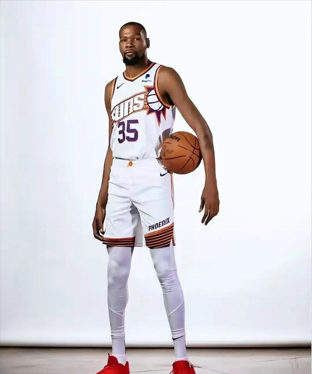 杜兰特官方宣布领先优势明显新规，湖人引发争议！的简单介绍